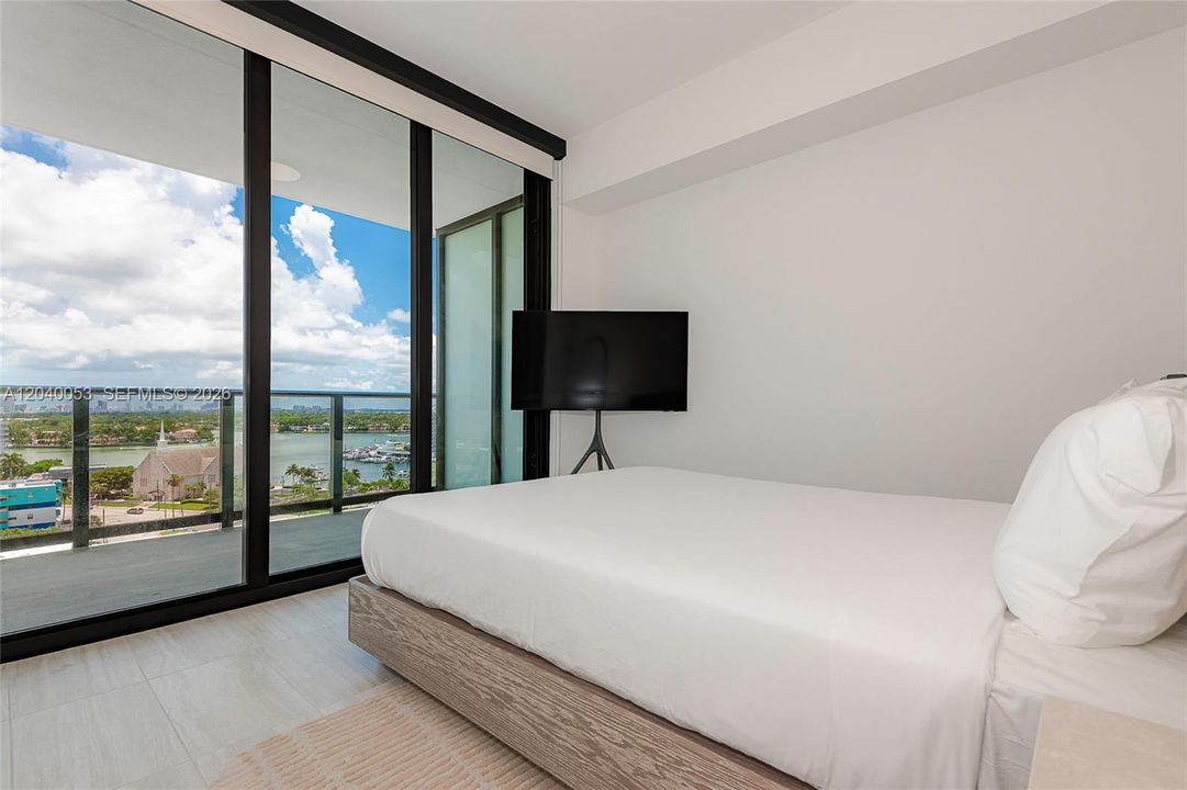 For Rent: $6,500 (2 beds, 2 baths, 698 Square Feet)