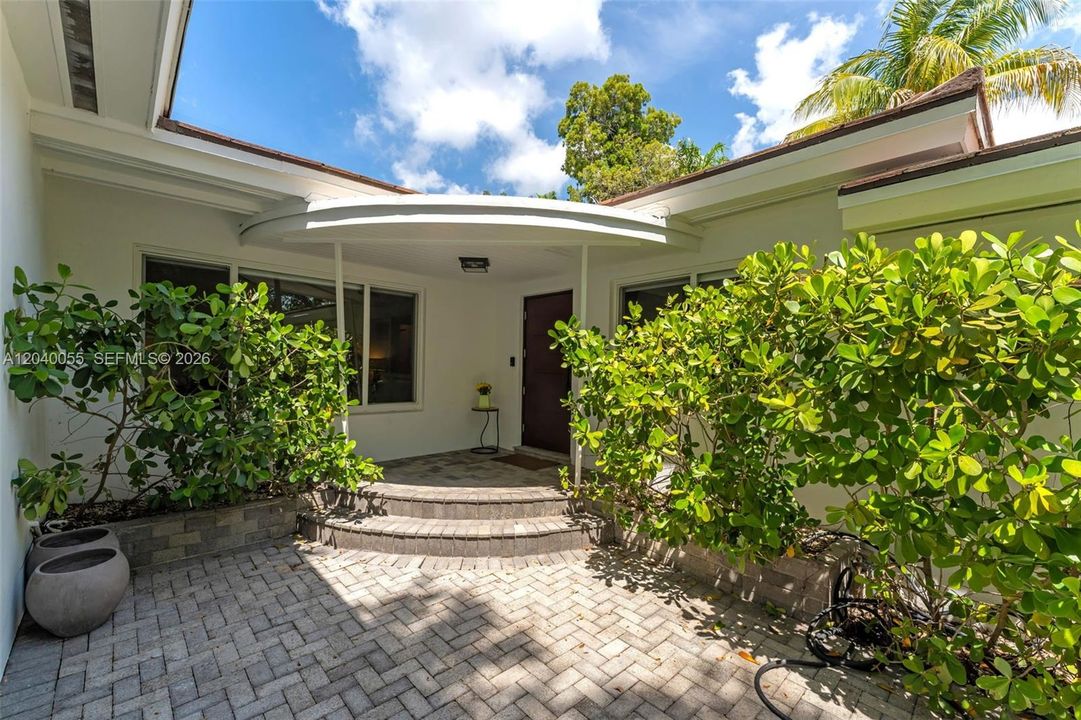 En Venta: $3,150,000 (5 camas, 4 baños, 3682 Pies cuadrados)
