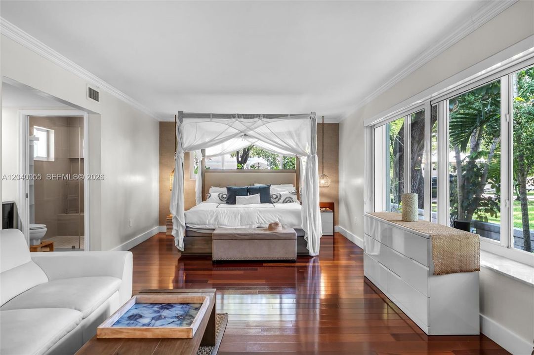 En Venta: $3,150,000 (5 camas, 4 baños, 3682 Pies cuadrados)