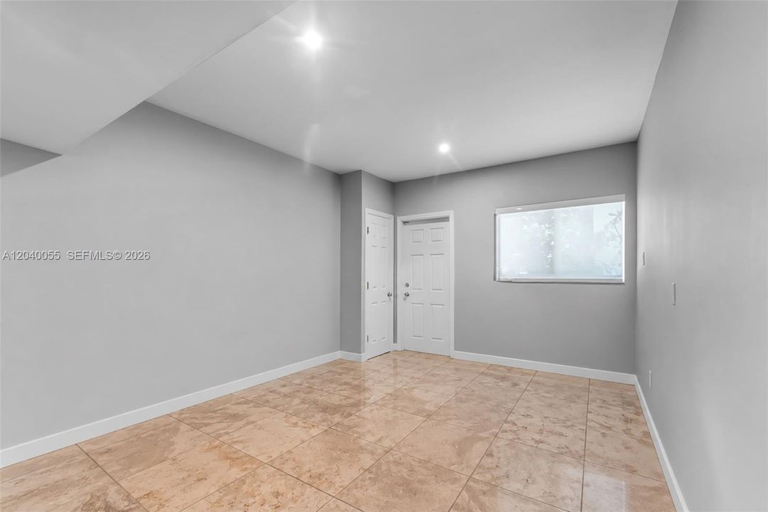 En Venta: $3,150,000 (5 camas, 4 baños, 3682 Pies cuadrados)