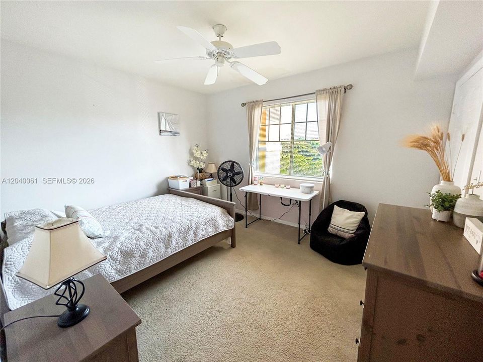 For Sale: $249,000 (2 beds, 2 baths, 1071 Square Feet)