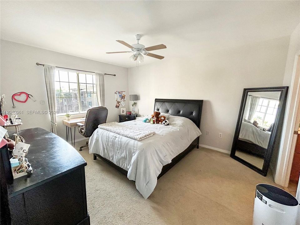 For Sale: $249,000 (2 beds, 2 baths, 1071 Square Feet)