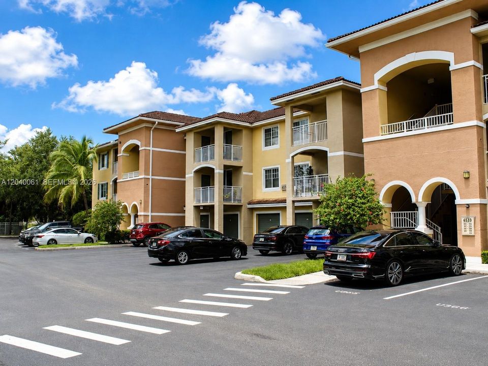 For Sale: $249,000 (2 beds, 2 baths, 1071 Square Feet)