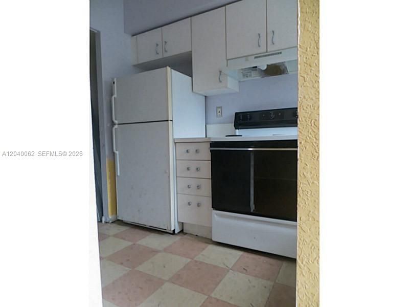 En Venta: $175,000 (2 camas, 1 baños, 930 Pies cuadrados)