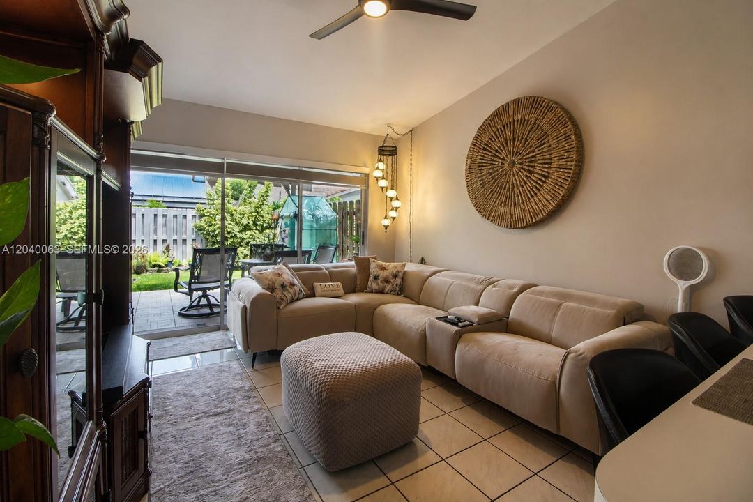 For Sale: $675,000 (4 beds, 2 baths, 1693 Square Feet)