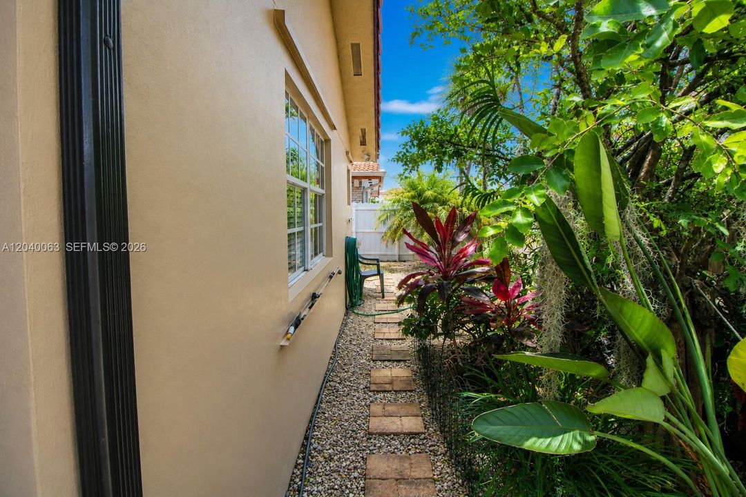 For Sale: $675,000 (4 beds, 2 baths, 1693 Square Feet)