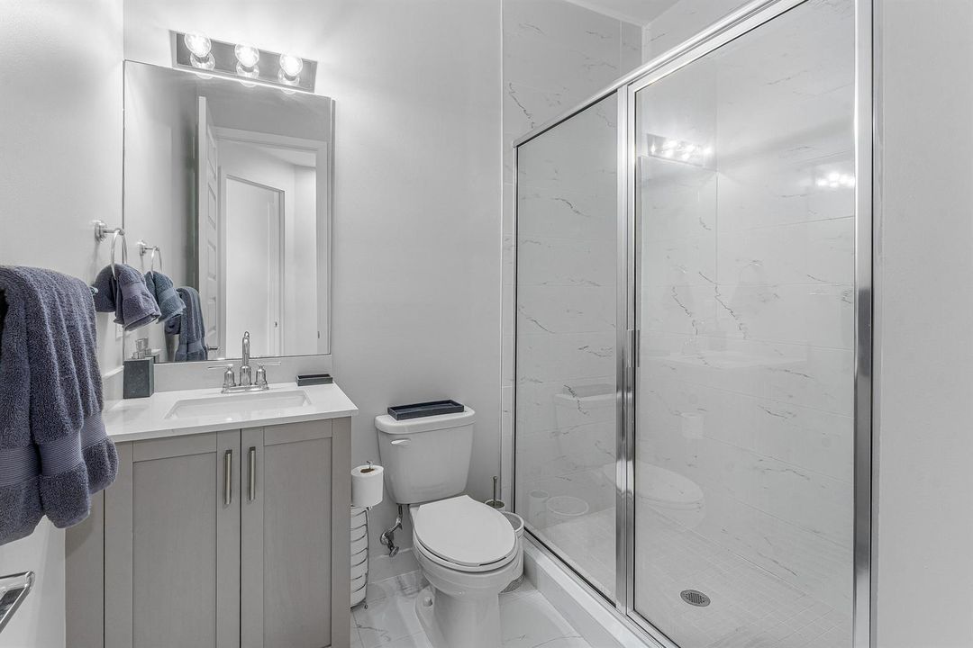 Guest/Office Bath
