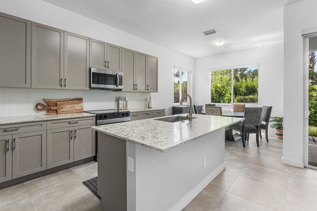 013-610PioneerWay-RoyalPalmBeach-FL-3341