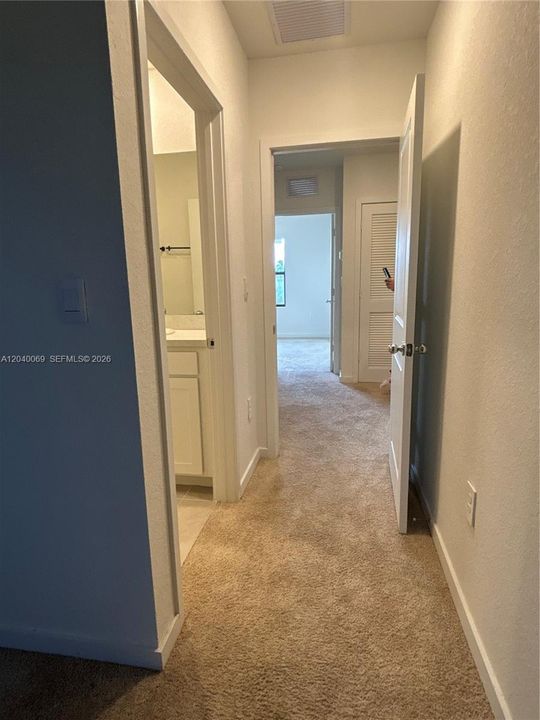 For Rent: $2,550 (3 beds, 3 baths, 1376 Square Feet)