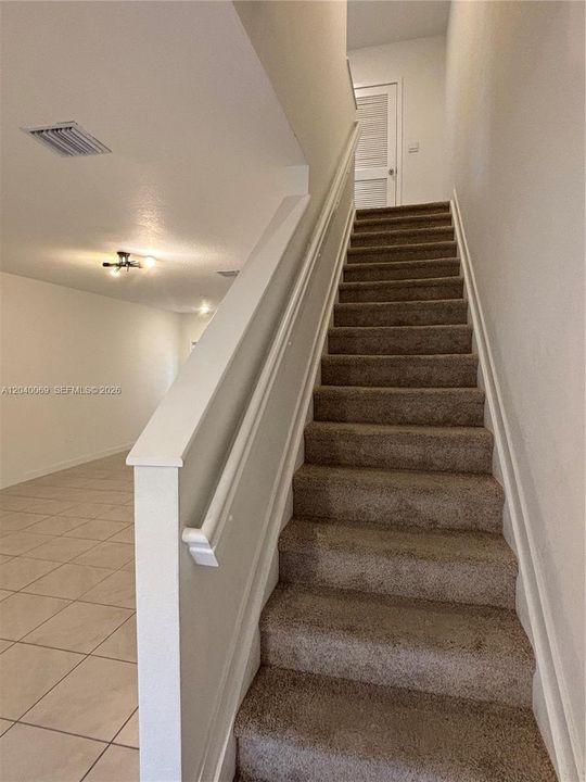 For Rent: $2,550 (3 beds, 3 baths, 1376 Square Feet)