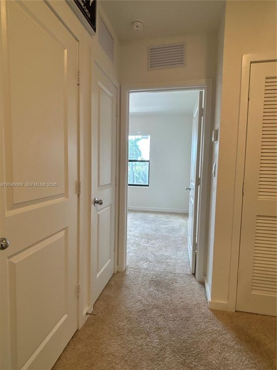 For Rent: $2,550 (3 beds, 3 baths, 1376 Square Feet)