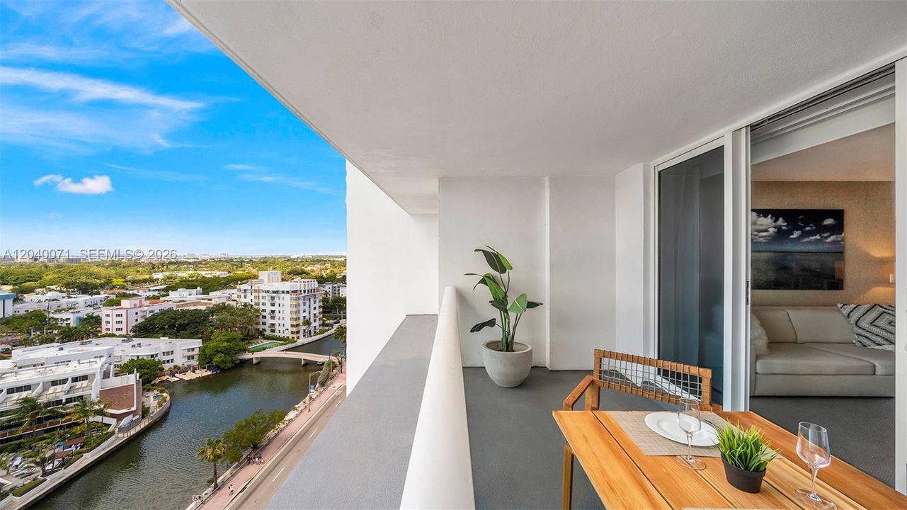 For Sale: $3,650,000 (2 beds, 2 baths, 1104 Square Feet)