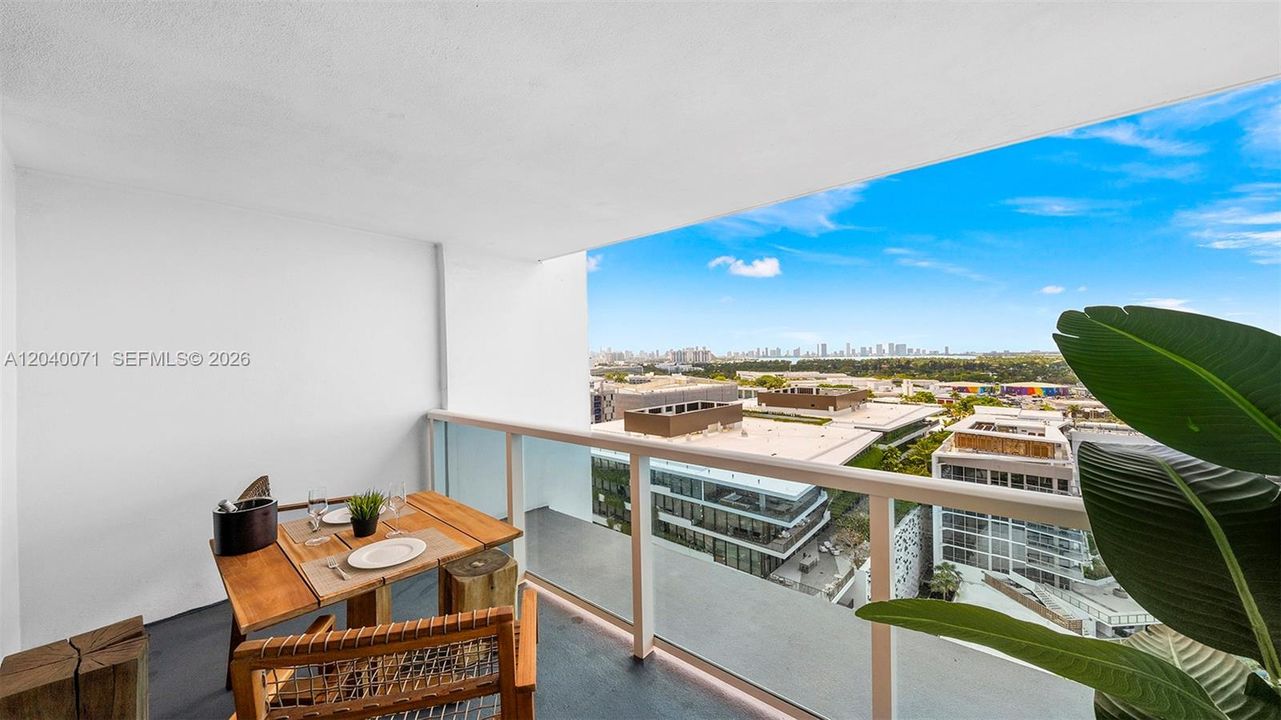 For Sale: $3,650,000 (2 beds, 2 baths, 1104 Square Feet)