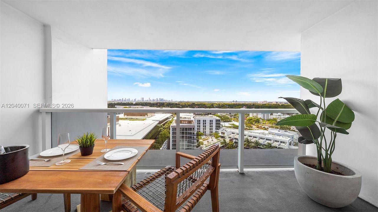 For Sale: $3,650,000 (2 beds, 2 baths, 1104 Square Feet)