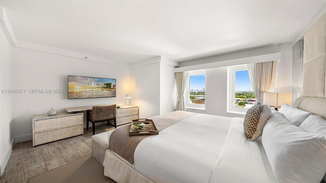 For Sale: $3,650,000 (2 beds, 2 baths, 1104 Square Feet)