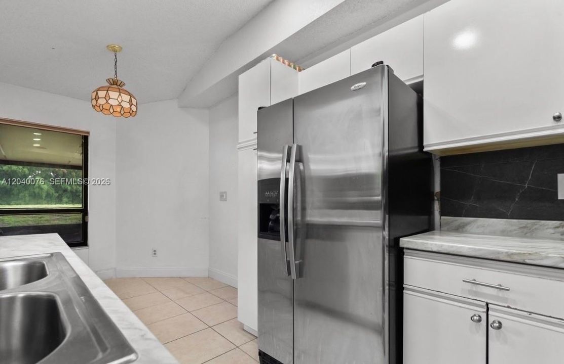 На продажу: $358,900 (3 спален, 2 ванн, 1709 Квадратных фут)