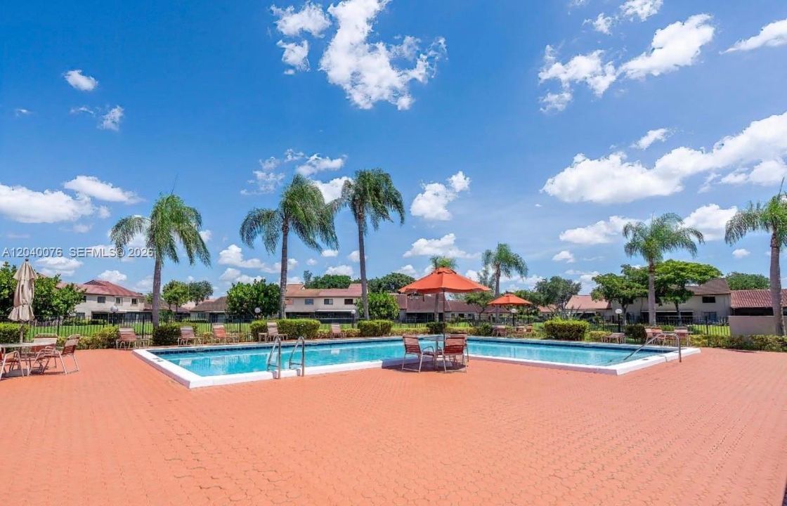 На продажу: $358,900 (3 спален, 2 ванн, 1709 Квадратных фут)