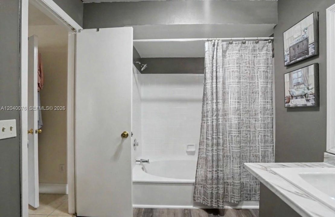 На продажу: $358,900 (3 спален, 2 ванн, 1709 Квадратных фут)