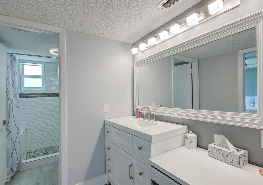 MASTER BATH 2