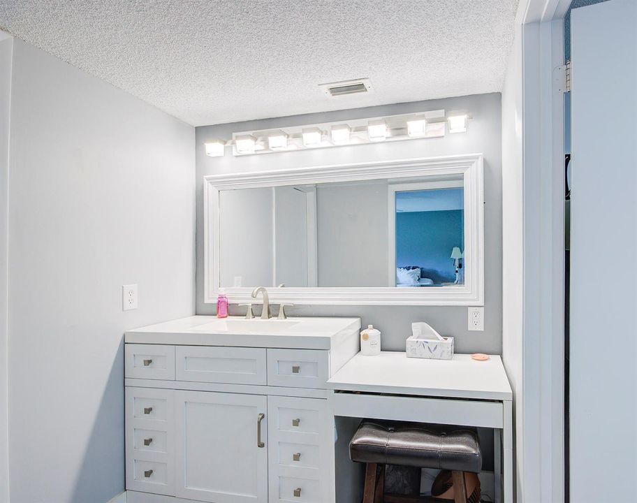 MASTER BATH 1
