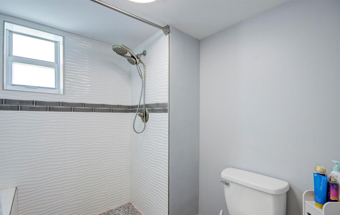 MASTER BATH 3