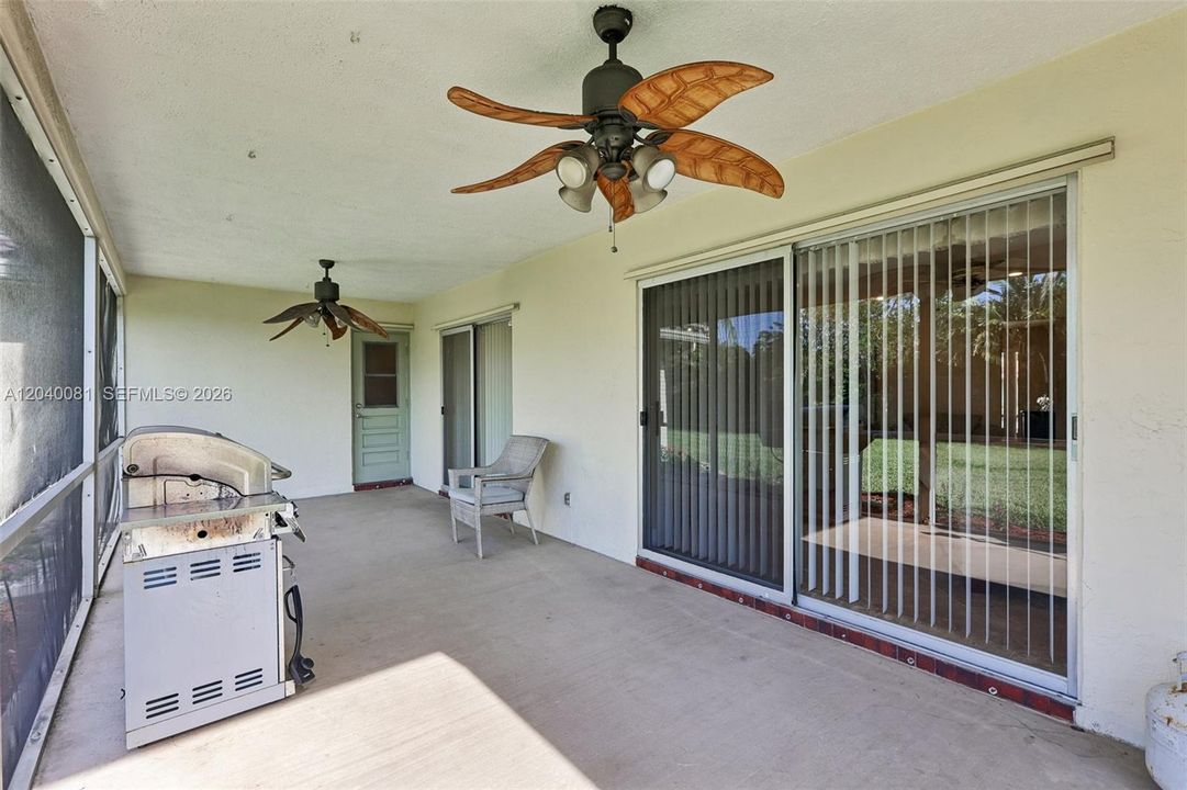 En Venta: $610,000 (3 camas, 2 baños, 2267 Pies cuadrados)