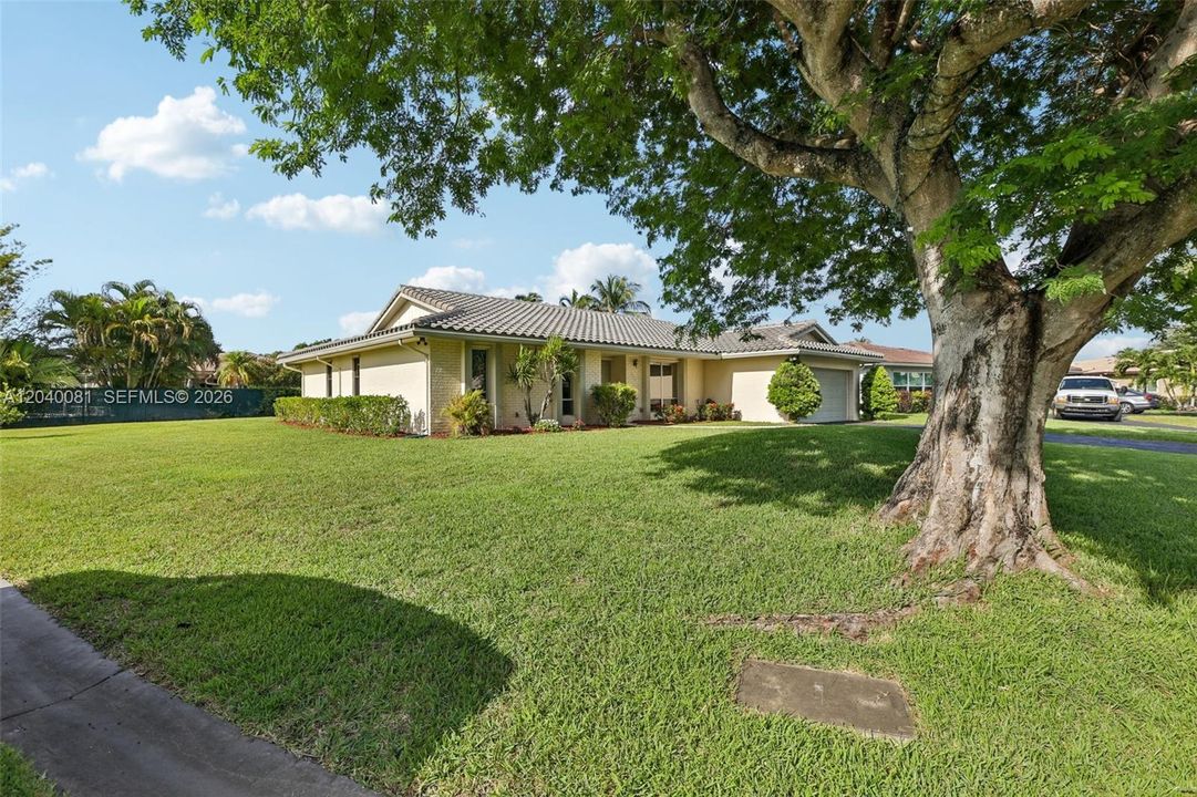 En Venta: $610,000 (3 camas, 2 baños, 2267 Pies cuadrados)