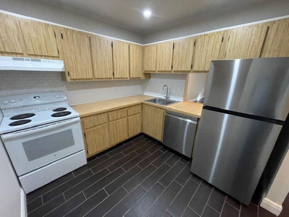 В аренду: $2,000 (2 спален, 2 ванн, 912 Квадратных фут)