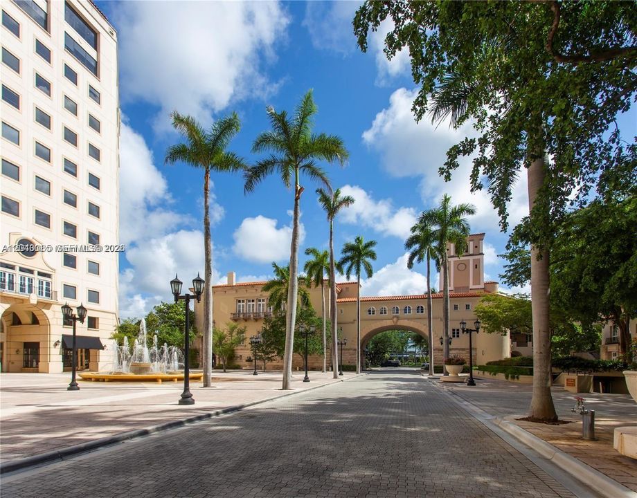 For Sale: $525,000 (2 beds, 2 baths, 1020 Square Feet)
