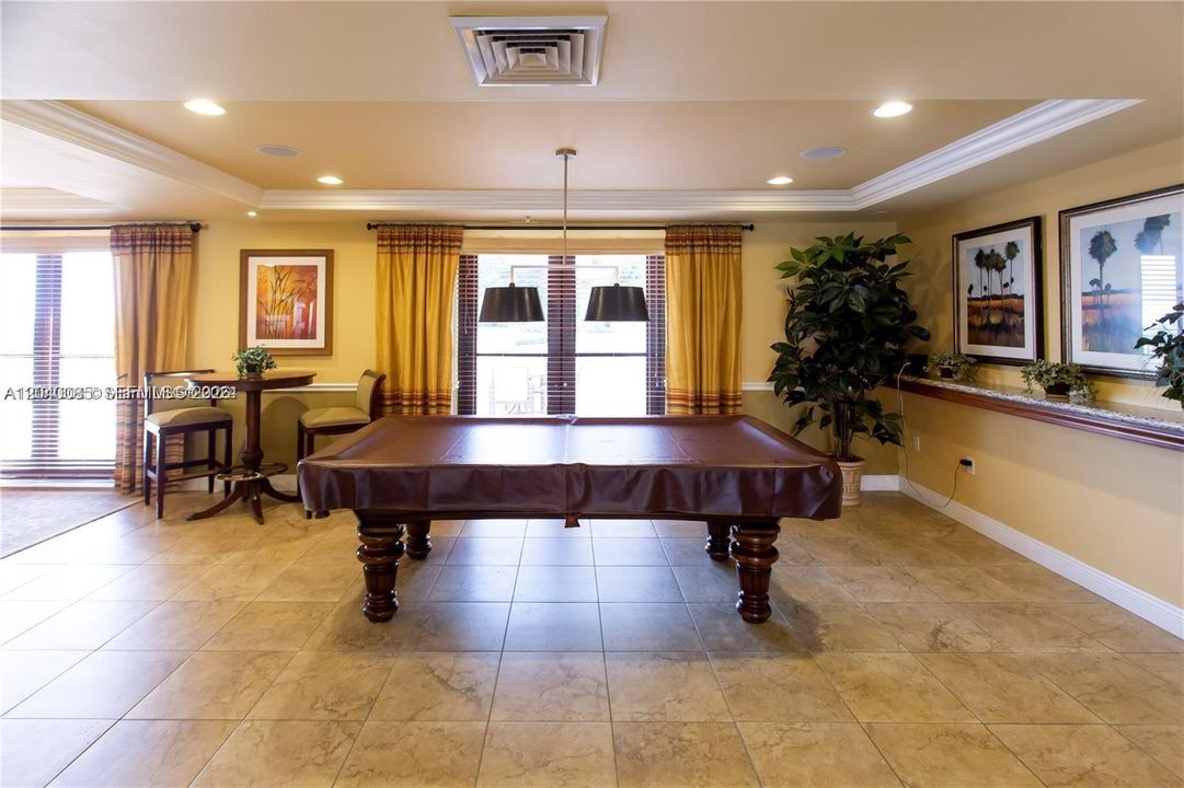 For Sale: $525,000 (2 beds, 2 baths, 1020 Square Feet)