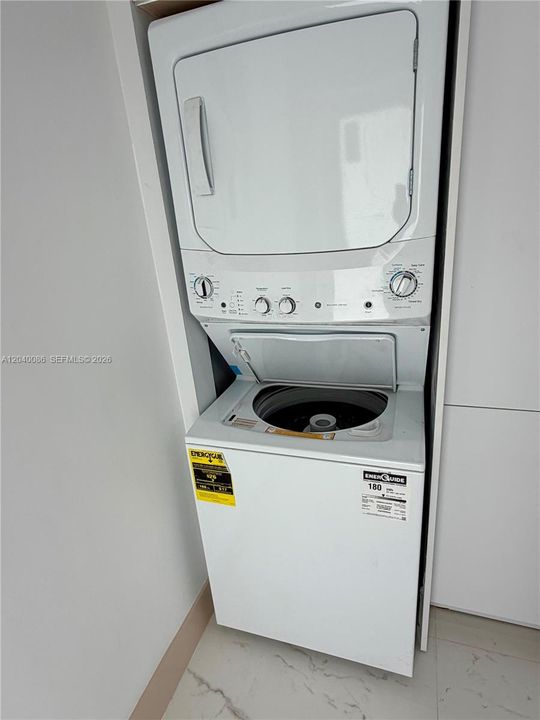 For Rent: $6,200 (3 beds, 2 baths, 1480 Square Feet)