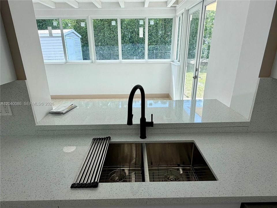 For Rent: $6,200 (3 beds, 2 baths, 1480 Square Feet)