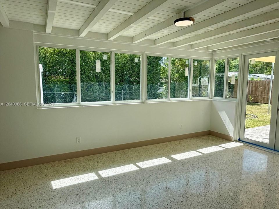 For Rent: $6,200 (3 beds, 2 baths, 1480 Square Feet)