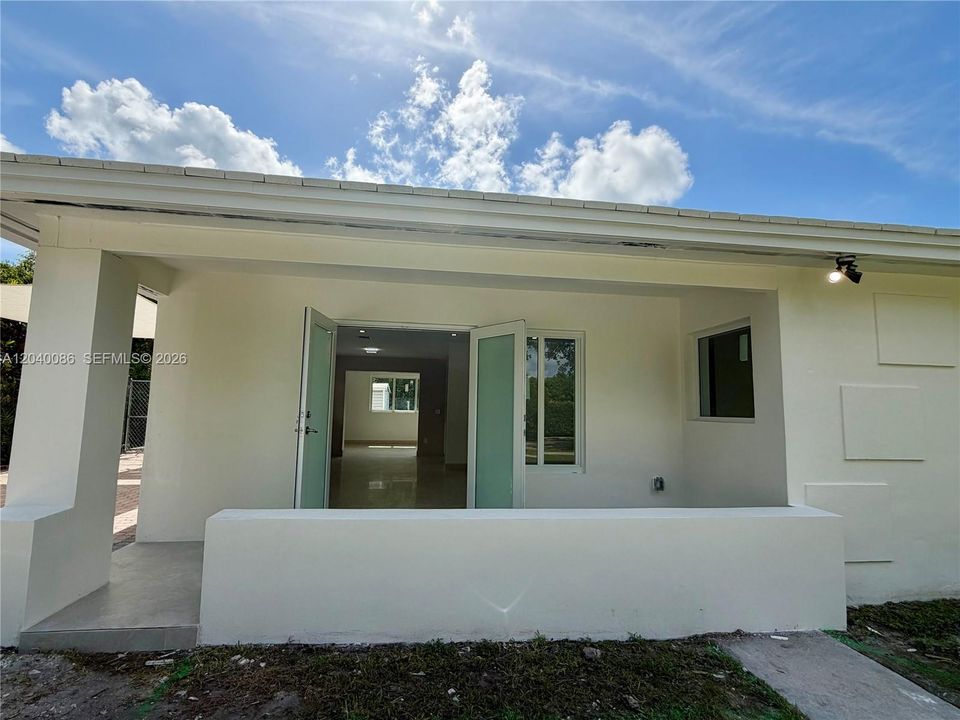 For Rent: $6,200 (3 beds, 2 baths, 1480 Square Feet)