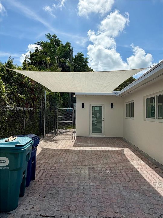 For Rent: $6,200 (3 beds, 2 baths, 1480 Square Feet)