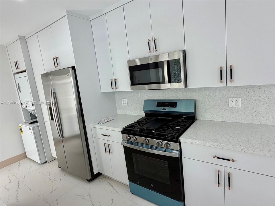 For Rent: $6,200 (3 beds, 2 baths, 1480 Square Feet)