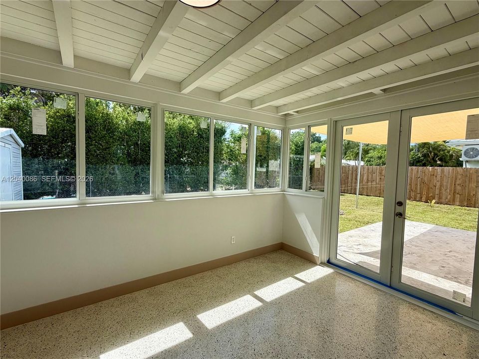 For Rent: $6,200 (3 beds, 2 baths, 1480 Square Feet)