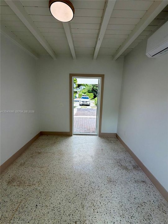 For Rent: $6,200 (3 beds, 2 baths, 1480 Square Feet)