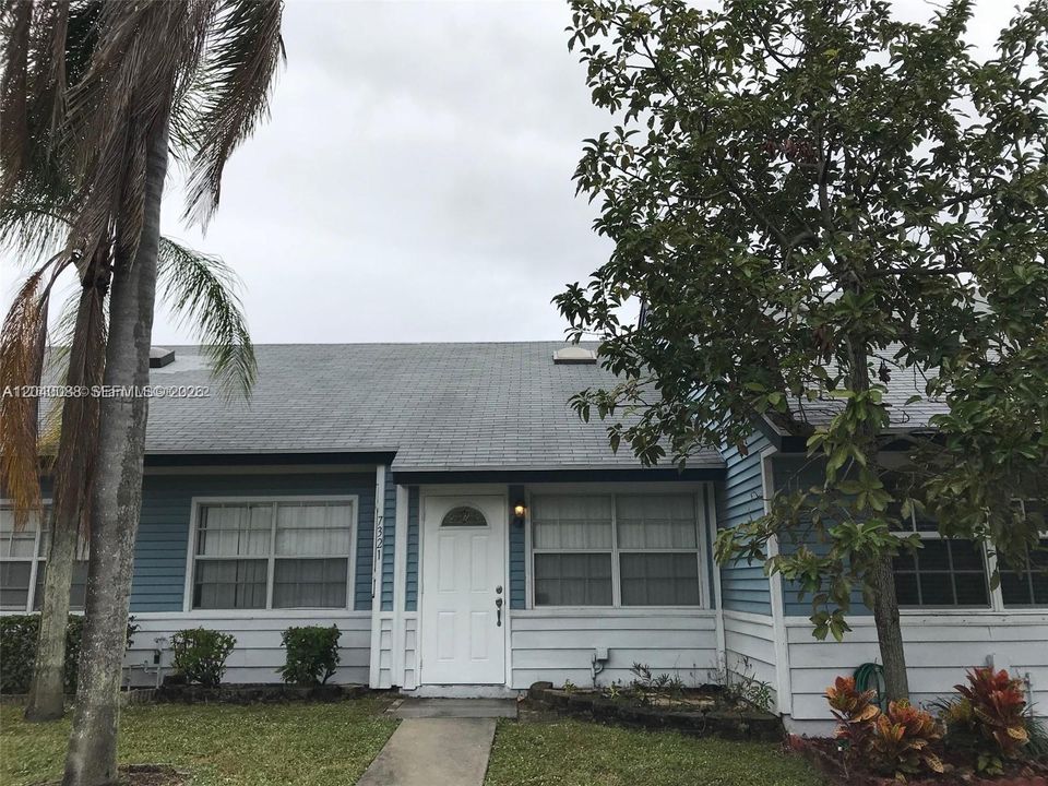 For Rent: $2,000 (2 beds, 1 baths, 750 Square Feet)