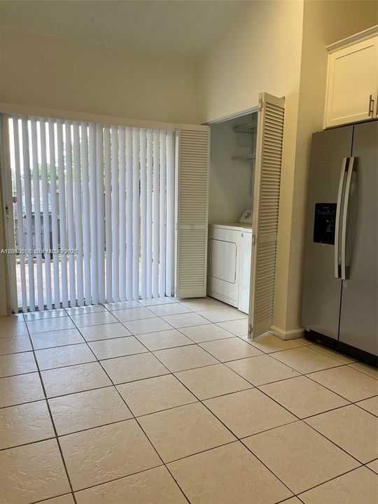For Rent: $2,000 (2 beds, 1 baths, 750 Square Feet)