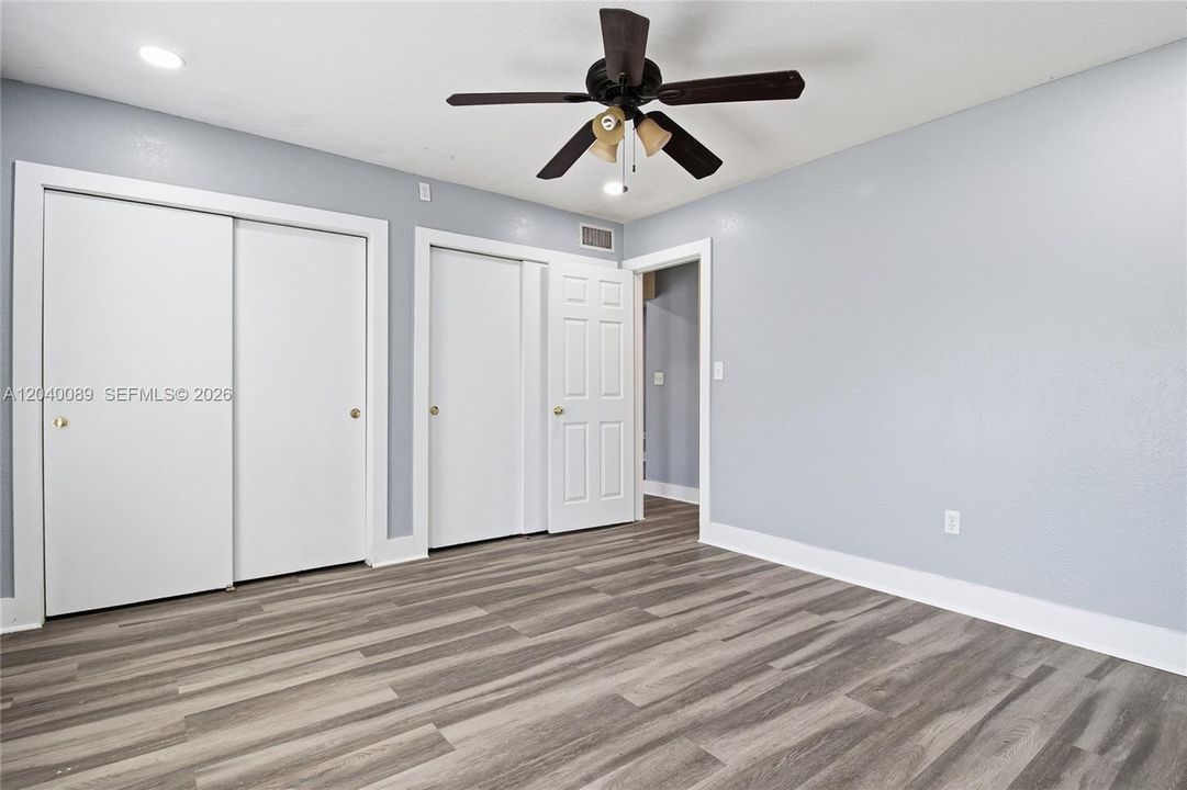 For Rent: $2,700 (2 beds, 1 baths, 1976 Square Feet)