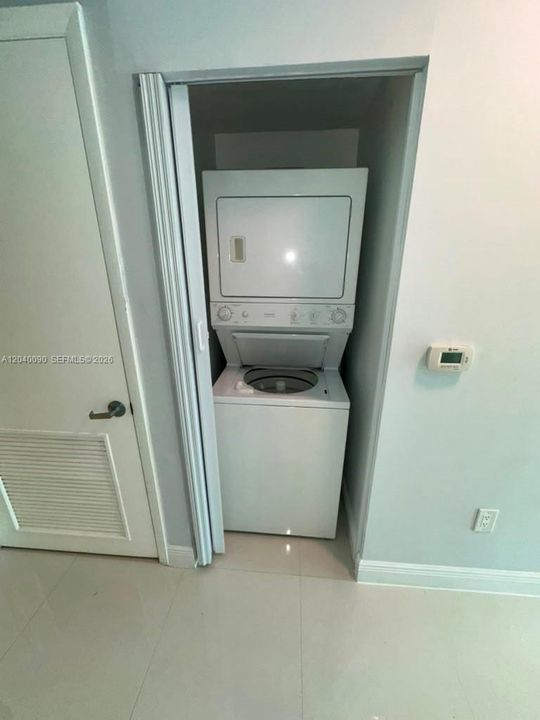 В аренду: $2,800 (1 спален, 1 ванн, 698 Квадратных фут)