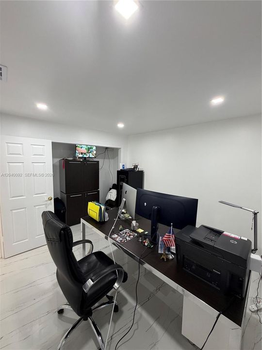 For Sale: $964,500 (3 beds, 2 baths, 2275 Square Feet)
