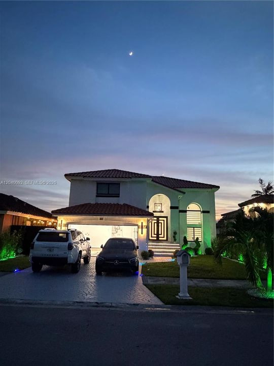 For Sale: $964,500 (3 beds, 2 baths, 2275 Square Feet)