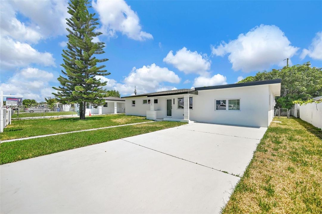 Vendido Recientemente: $680,000 (5 camas, 3 baños, 1614 Pies cuadrados)