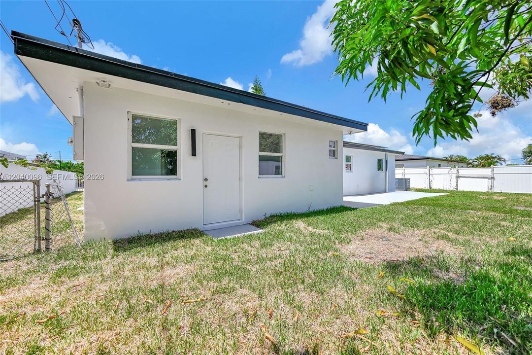 Vendido Recientemente: $680,000 (5 camas, 3 baños, 1614 Pies cuadrados)