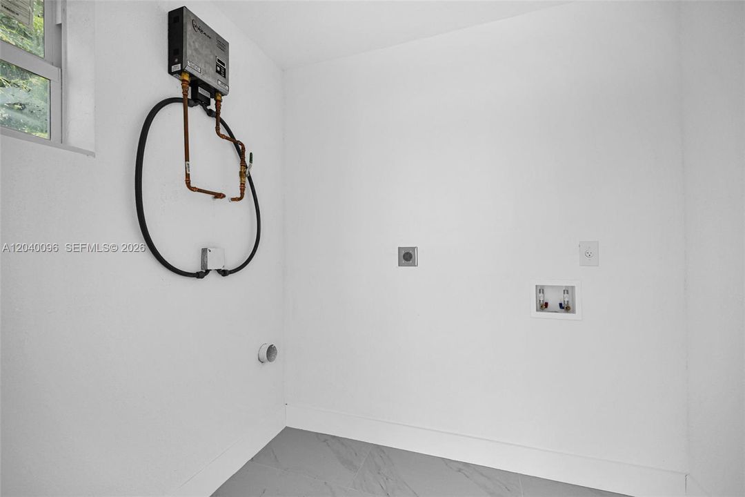 Vendido Recientemente: $680,000 (5 camas, 3 baños, 1614 Pies cuadrados)
