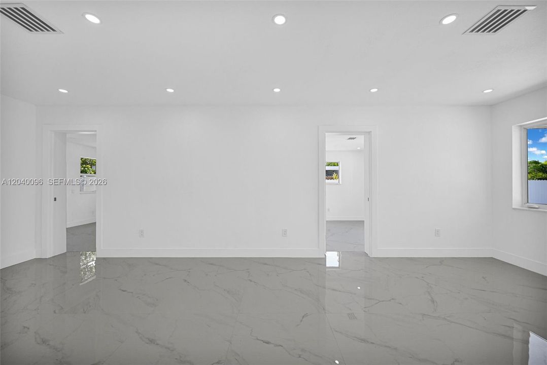 Vendido Recientemente: $680,000 (5 camas, 3 baños, 1614 Pies cuadrados)
