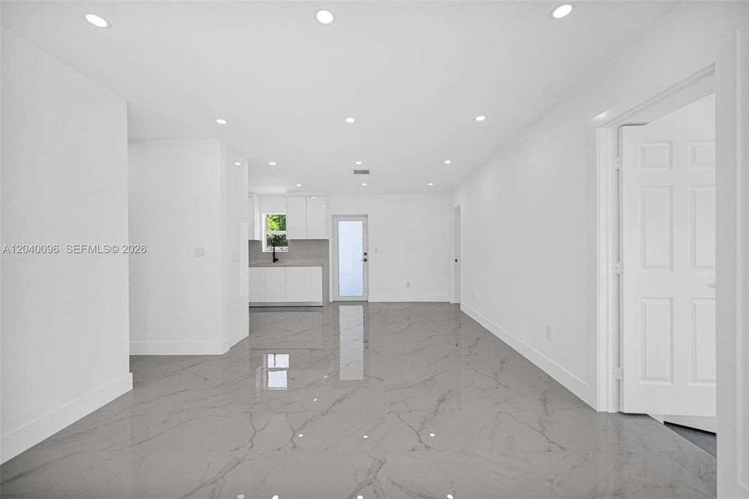 Vendido Recientemente: $680,000 (5 camas, 3 baños, 1614 Pies cuadrados)