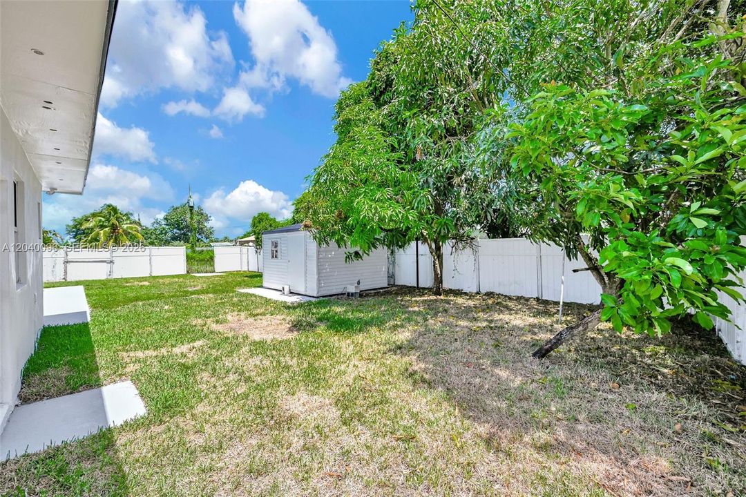 Vendido Recientemente: $680,000 (5 camas, 3 baños, 1614 Pies cuadrados)